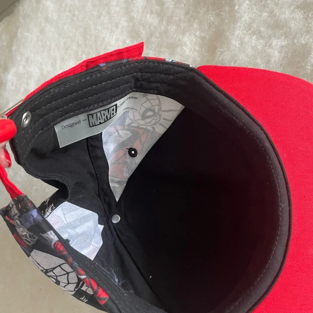 Spider-Man Red and Black men’s cap - Picture 3 of 6